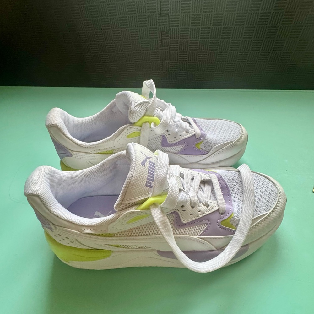 Puma‎ SoftFoam+ Sneakers Women’s/Girls 4.5 White Purple Neon 389685-02